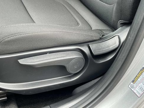 Certified 2025 Hyundai Tucson SE FWD image 21