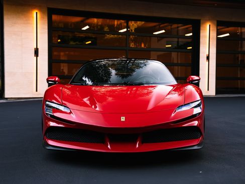 Used 2022 Ferrari SF90 Stradale AWD/4WD image 34