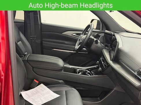Certified 2025 Chevrolet Traverse LT w/ Sun and Wheel Package AWD/4WD image 22