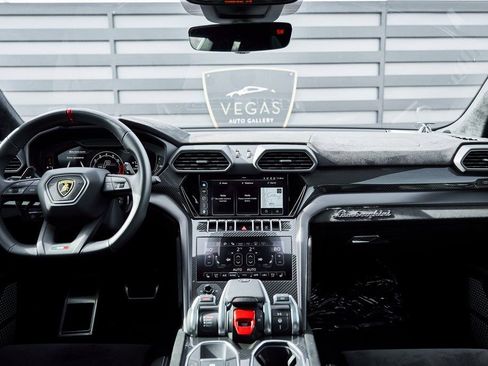 Used 2024 Lamborghini Urus Performante AWD/4WD image 58