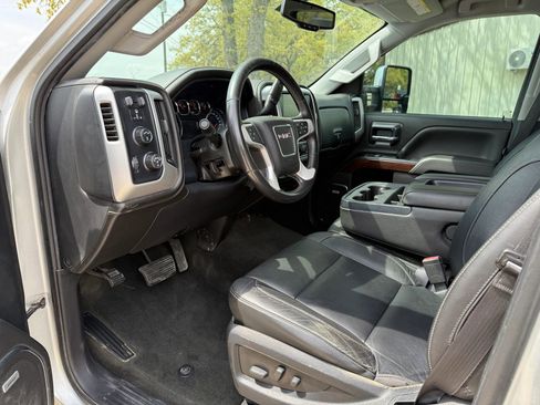 Used 2018 GMC Sierra 2500 SLT w/ Duramax Plus Package image 7