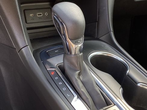 Used 2023 Chevrolet Equinox LT image 20