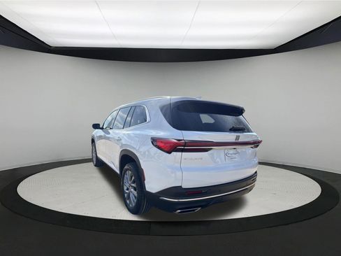 Used 2025 Buick Enclave Preferred image 5