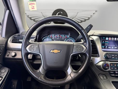 Used 2019 Chevrolet Suburban LT RWD image 12
