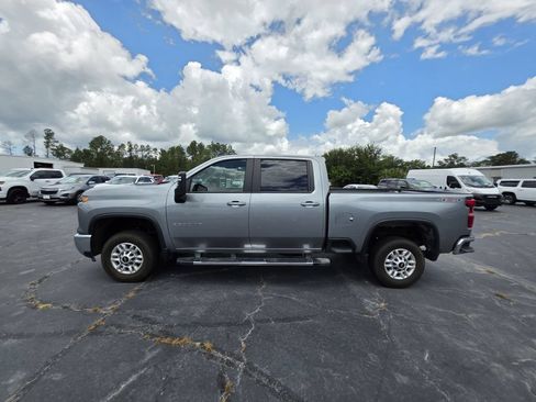 Used 2025 Chevrolet Silverado 2500 LT w/ Convenience Package AWD/4WD image 3