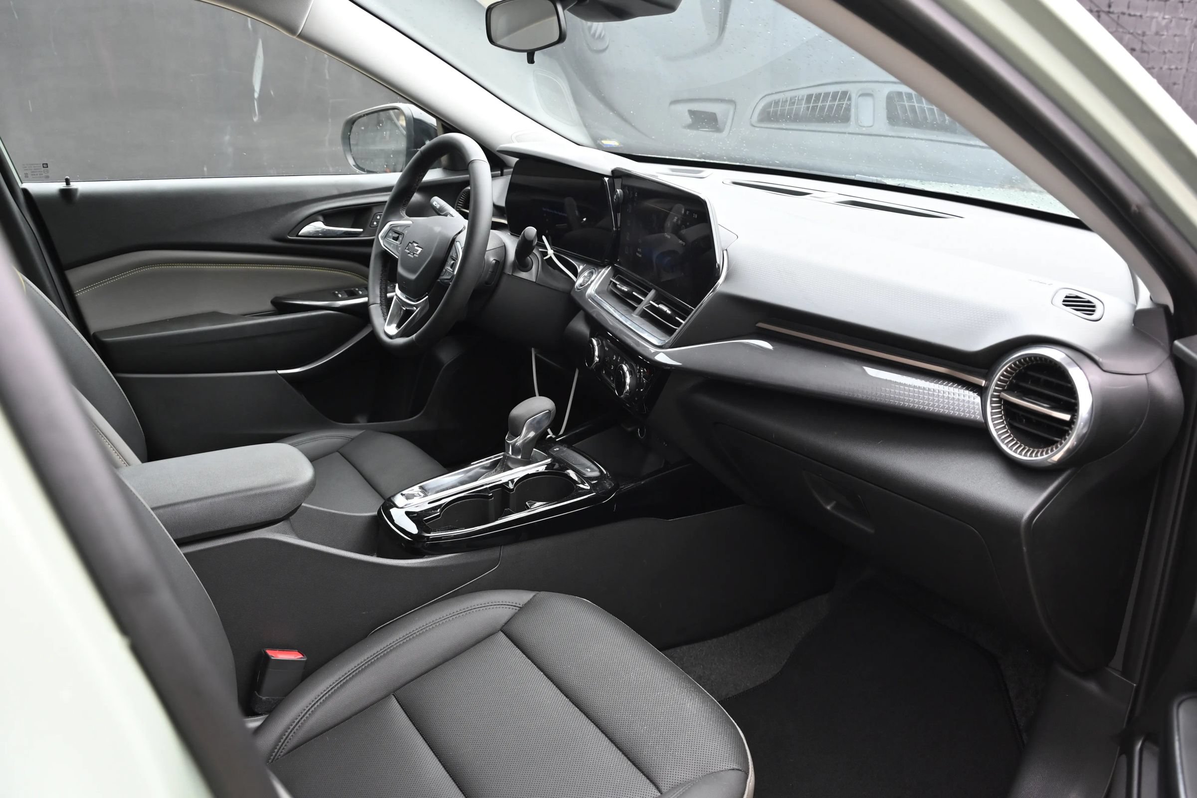 Used 2026 Chevrolet Trax ACTIV w/ Driver Confidence Package FWD image 17