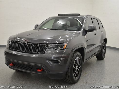 Used 2017 Jeep Grand Cherokee Trailhawk w/ Trailhawk Luxury Group image 2