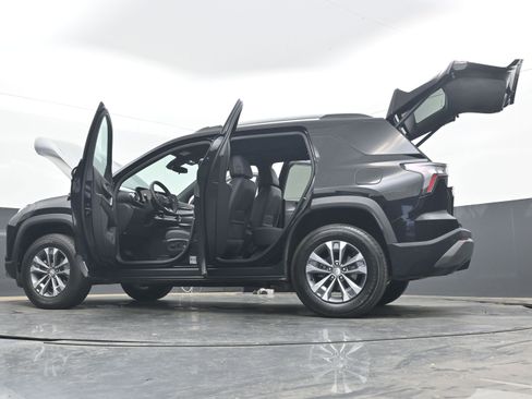 Used 2025 Chevrolet Equinox LT w/ Convenience Package II image 40