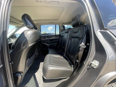 Used 2023 Jeep Grand Cherokee 4WD 4xe image 13