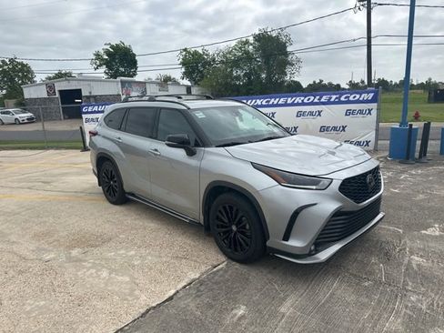 Used 2023 Toyota Highlander XSE image 29