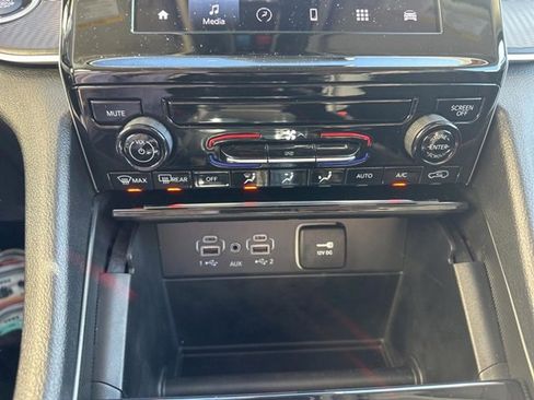 Certified 2024 Jeep Grand Cherokee L Laredo image 19