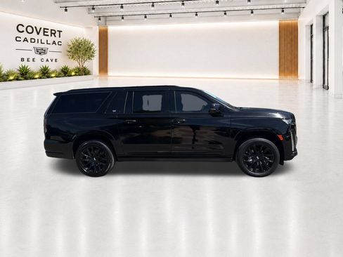 Used 2023 Cadillac Escalade ESV Sport w/ LPO, ONYX Package AWD/4WD image 16