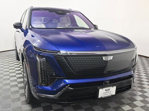 New 2026 Cadillac Vistiq Sport w/ LPO, Floor Liner Package image 9