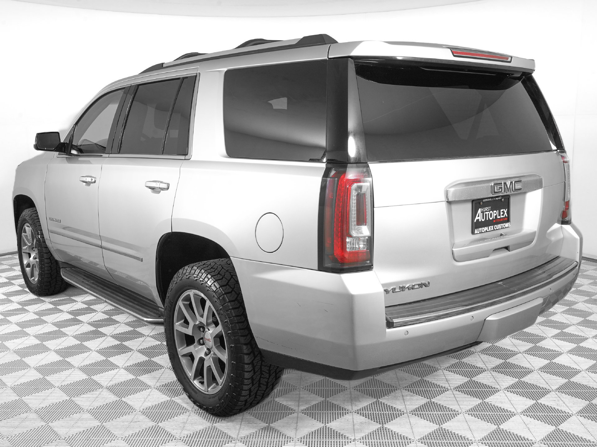 Used 2018 GMC Yukon Denali AWD/4WD image 7