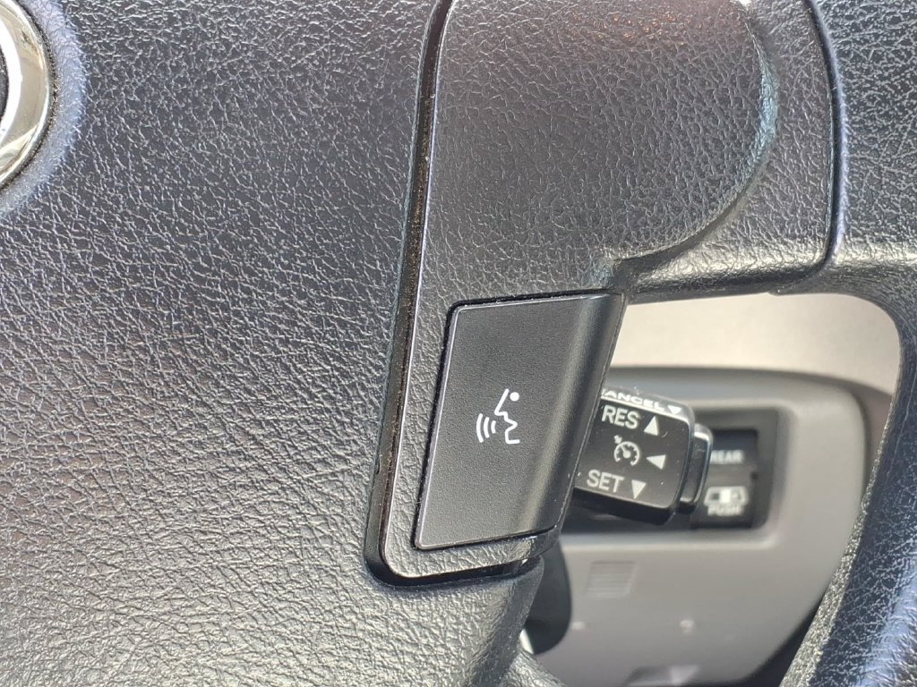 Used 2013 Toyota Tundra 4x4 Double Cab w/ TRD Off-Road Pkg image 12