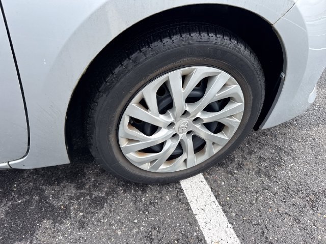 Used 2019 Toyota Corolla LE FWD image 11