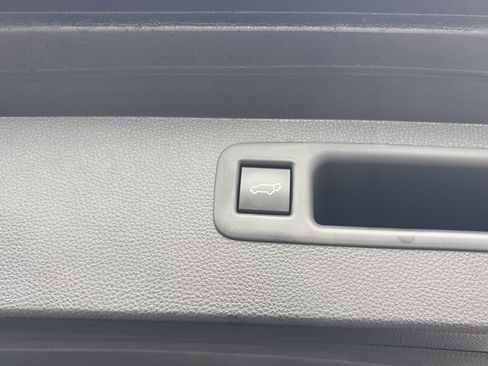 Used 2022 Toyota Highlander XLE image 13