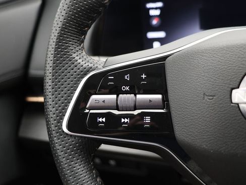 Used 2024 Nissan Ariya AWD image 20