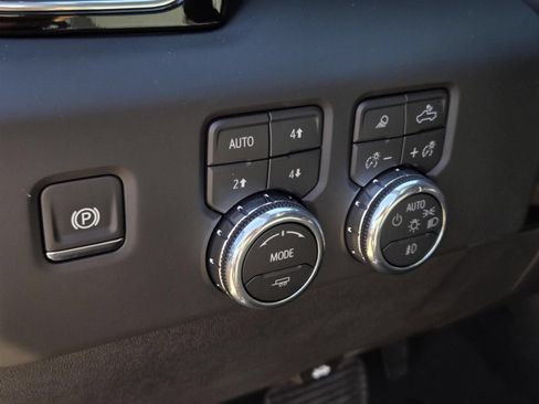 Used 2026 GMC Sierra 1500 Denali w/ Denali Reserve Package AWD/4WD image 9