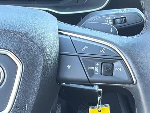 Certified 2025 Audi Q3 2.0T Premium image 24