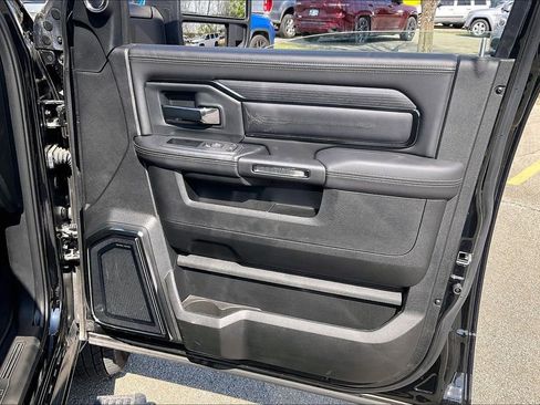 Used 2024 RAM 3500 Limited image 24