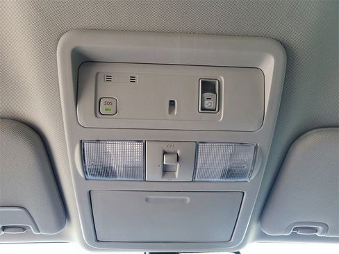 Certified 2024 Nissan Titan SV image 21