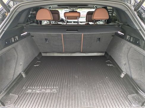 Used 2022 Audi e-tron Premium w/ Convenience Plus Package image 17