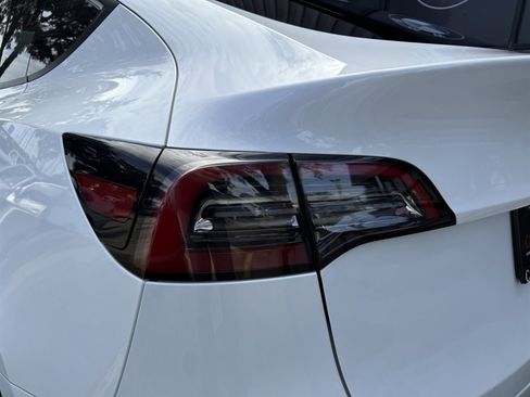 Used 2023 Tesla Model Y Long Range image 11