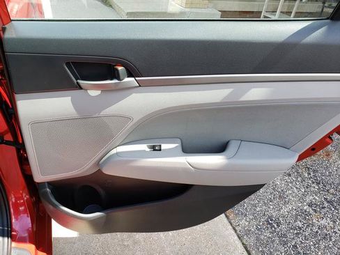 Used 2018 Hyundai Elantra SEL FWD image 17