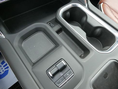 Certified 2025 GMC Sierra 2500 Denali Ultimate AWD/4WD image 28