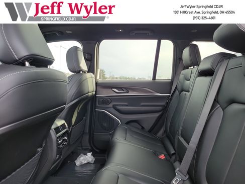 New 2025 Jeep Grand Cherokee Limited AWD/4WD image 16