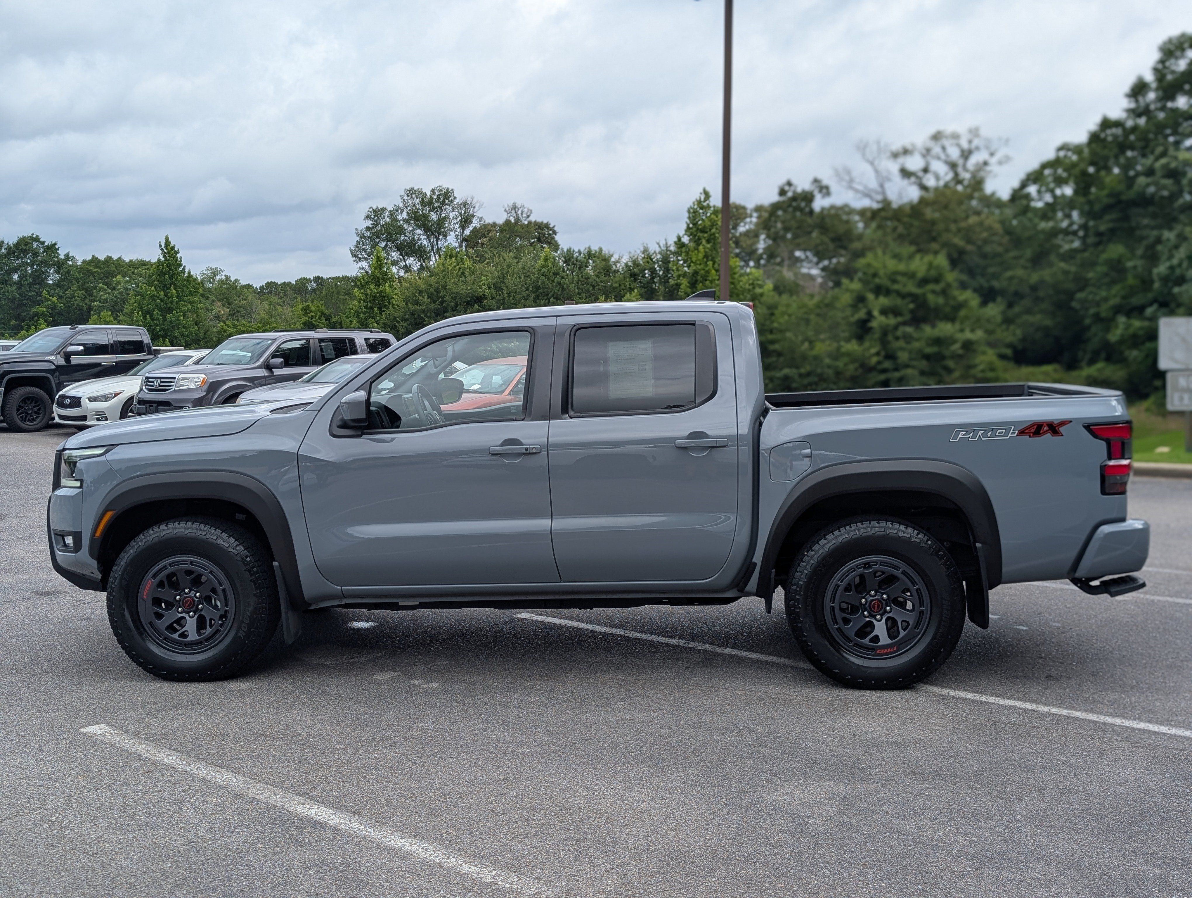 Used 2025 Nissan Frontier PRO-4X w/ Interior Protection Package AWD/4WD image 6