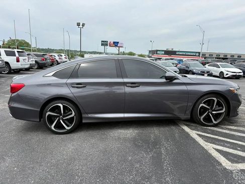 Used 2019 Honda Accord Sport image 6