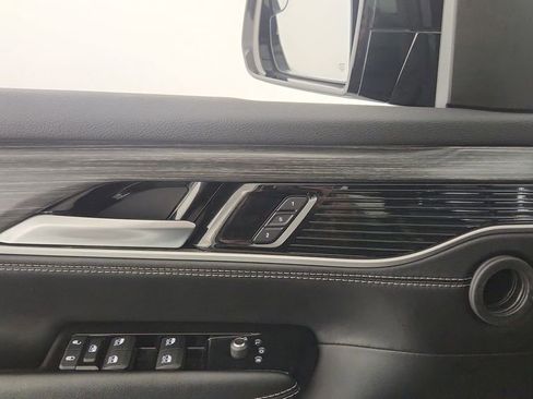 Used 2024 Jeep Wagoneer L Series II w/ Flexible Seating Group image 27