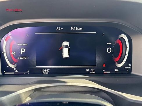 Used 2025 Nissan Rogue SL AWD/4WD image 26
