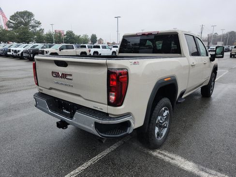 New 2026 GMC Sierra 2500 SLE w/ SLE Value Package; image 3