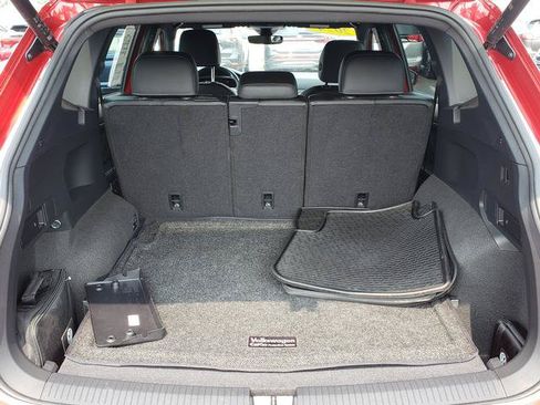 Used 2024 Volkswagen Tiguan SE R-Line AWD/4WD image 9