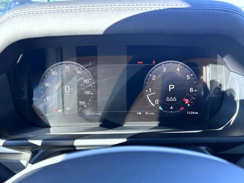 Used 2025 Land Rover Defender 110 S image 14