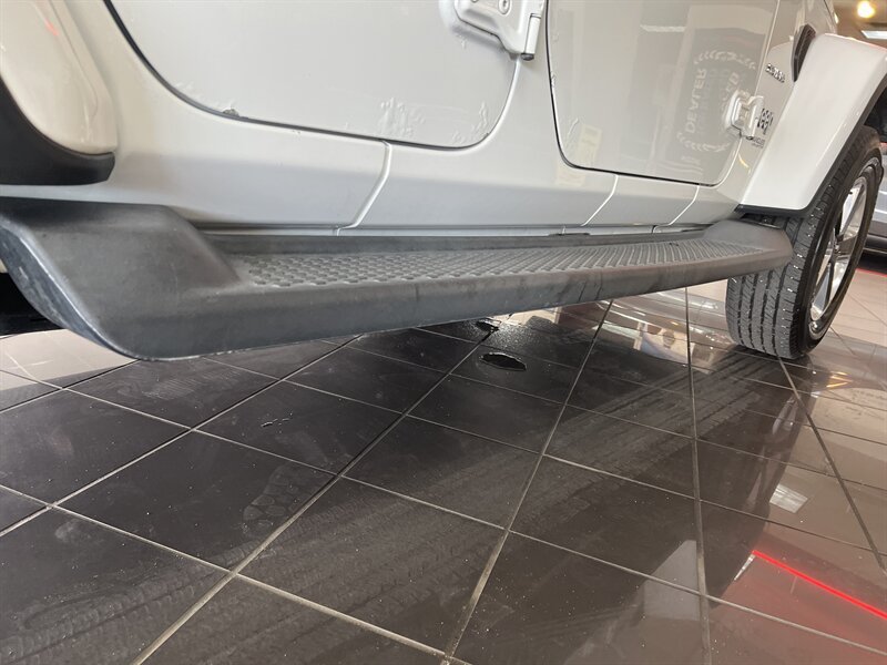 Used 2019 Jeep Wrangler Unlimited Sahara AWD/4WD image 34