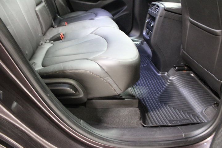 Used 2017 Buick Envision Essence FWD image 48
