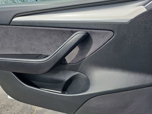 Used 2023 Tesla Model 3 Standard Range image 31