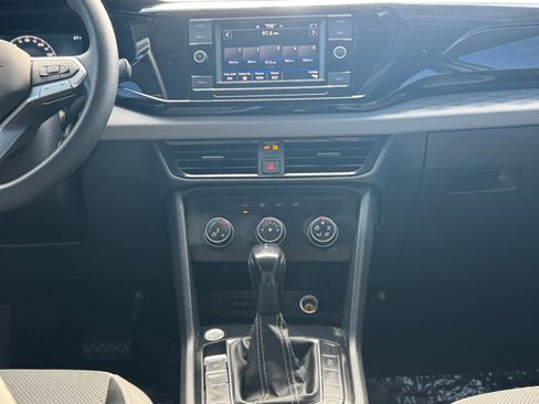 Used 2022 Volkswagen Taos S image 15