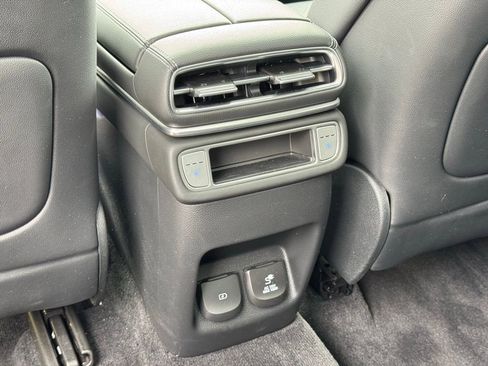 Used 2025 Genesis GV80 3.5T Advanced AWD/4WD image 18