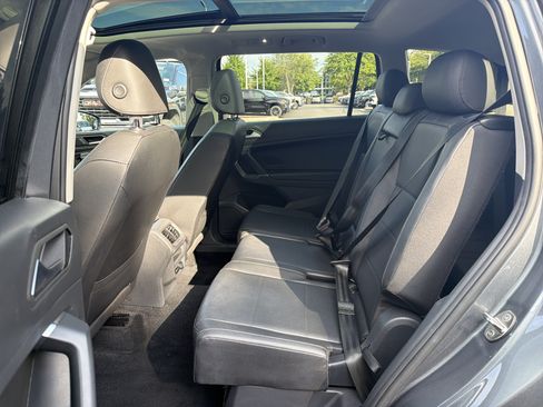 Used 2020 Volkswagen Tiguan SE w/ Panoramic Sunroof Package FWD image 31