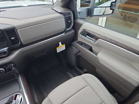 New 2026 GMC Sierra 2500 SLT w/ SLT Premium Package AWD/4WD image 14