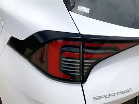 Certified 2026 Kia Sportage EX FWD image 58