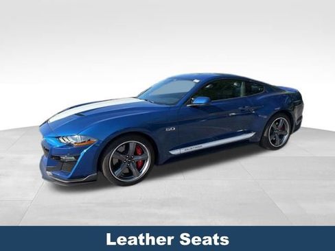 Used 2022 Ford Mustang GT Premium w/ Equipment Group 401A RWD image 3