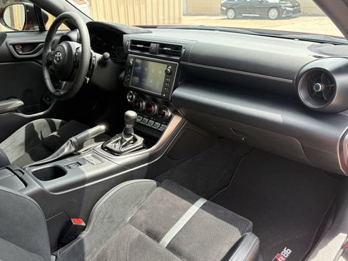 Used 2023 Toyota GR86 Premium RWD image 25