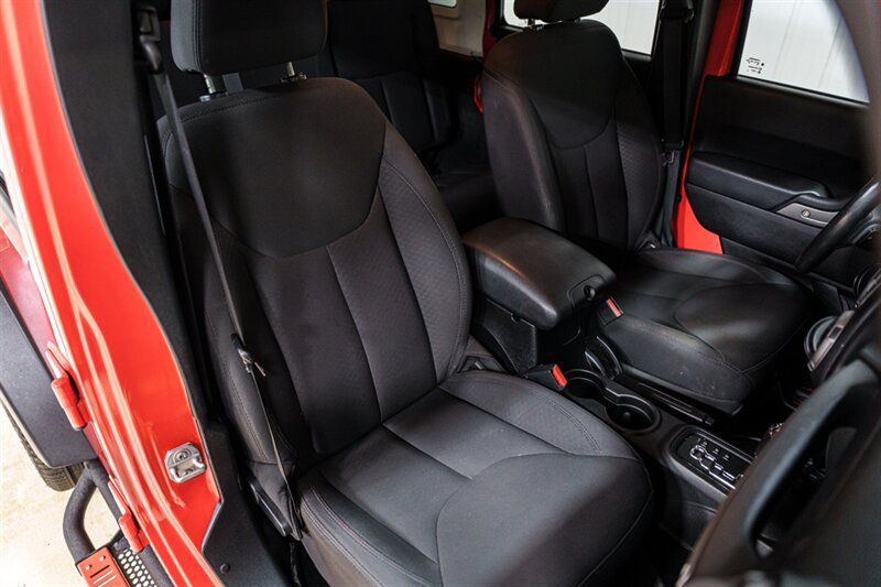 Used 2015 Jeep Wrangler Unlimited Sport w/ Connectivity Group AWD/4WD image 22