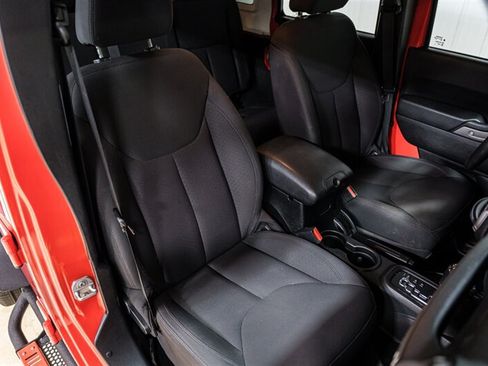 Used 2015 Jeep Wrangler Unlimited Sport w/ Connectivity Group AWD/4WD image 22